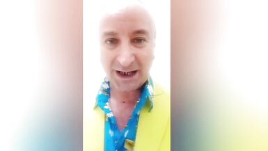 Matteo Linux intervista il produttore di pornoparody mondiale Max Biondi parte 1 - 8 image