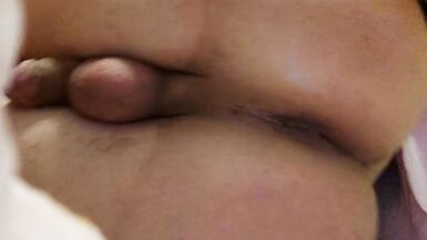 Amateur CD trys self fuck and plays with dildo - 5 image