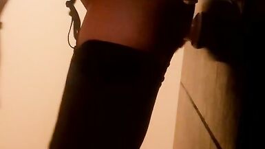 Amateur crossdresser play in hotel with open door and cum - 8 image