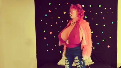 Juggsy Boobs Bounce Ho - 10 image