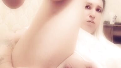 cutie Bonnie, masturbates her tender ass - 5 image