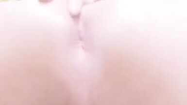 Te gustan las poses bb? Mira como me corro y me sale mucha leche  - 15 image