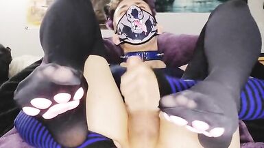 Trans fem Cinnie Lynx pleasures her hole with glass dildo - 14 image