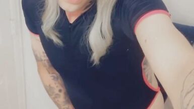 Smoking Hot Tranny Wants To Get Fucked - 12 image