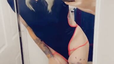 Smoking Hot Tranny Wants To Get Fucked - 13 image