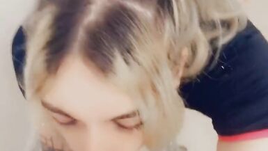 Smoking Hot Tranny Wants To Get Fucked - 7 image