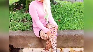 Natty goes outside to meet a date