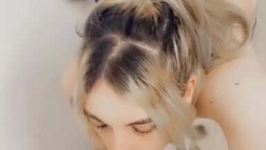 Bikini Babe wants to get railed