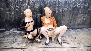 Trans and girl public sex on the roof of the hotel - 11 image