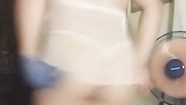 Elle fingers her tight virgin asshole - 2 image