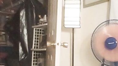 Elle fingers her tight virgin asshole - 4 image