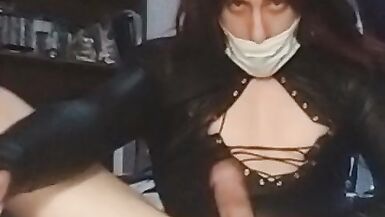 Im horny, looking for nice TS cock to facefuck me!! - 9 image