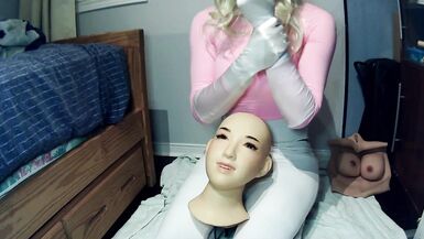 Reni's Dream 2! Reni plays with her Happi female mask! - 10 image