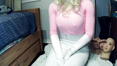 Reni's Dream 2! Reni plays with her Happi female mask! - 15 image