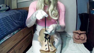 Reni's Dream 2! Reni plays with her Happi female mask! - 6 image