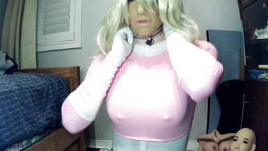 Reni's Dream 3! Reni locks her mask in place with a padlock and her necklace lock! - 12 image