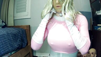 Reni's Dream 3! Reni locks her mask in place with a padlock and her necklace lock! - 13 image