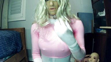 Reni's Dream 3! Reni locks her mask in place with a padlock and her necklace lock! - 15 image