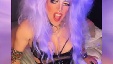 Rockstar slut Shelly Roberts - 1 image