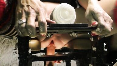 Mrs Samantha riding three Dildos on her Monkey Rocker fuck chair - 6 image