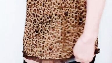 Erika Oak's Anal Orgasm & Cumshot - 2 image