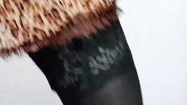 Erika Oak's Anal Orgasm & Cumshot - 6 image