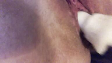 Trans slut pussy creams on knot dildo machine - 13 image