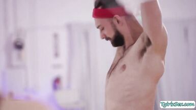 Blonde transexual trade blowjob and fuck straight guy in gym - 4 image