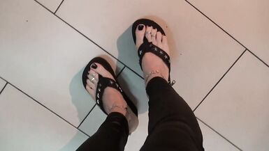 crossdresser with insane feet in sexy flip-flops jerks off and cums - 2 image
