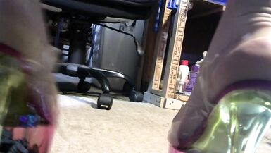twerking and ass shake in high heels - 2 image