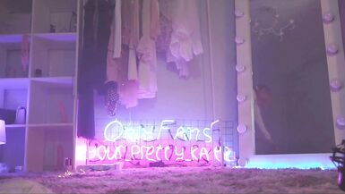 trans cumming in a rubber vagina - 3 image