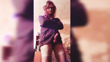 Crossdresser Self Pee Gold Rain And Cumshot - 13 image