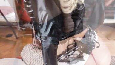 Blonde CD pleases a guy at home - 6 image