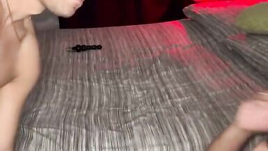 Piccola trans latina che si avventura con il suo amico - 10 image