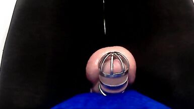 Closed girl made a golden fountain and filled a tube with cum - 2 image