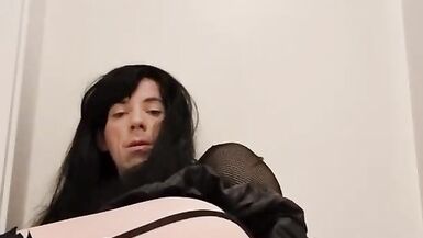 Submissive slut shemale takes a huge dildo in her gaping ass hole - 7 image