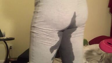 drenching my grey leggings - 1 image