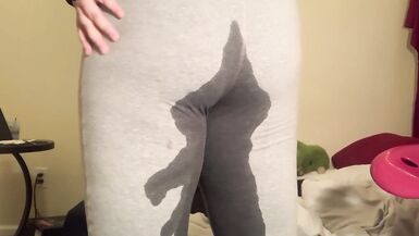 drenching my grey leggings - 15 image