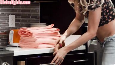 Big ass blonde tranny ass pounded by wild bareback dude - 2 image