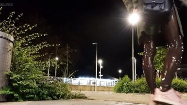 Piss in Latex pantyhose with zipper ? dense ? - 11 image