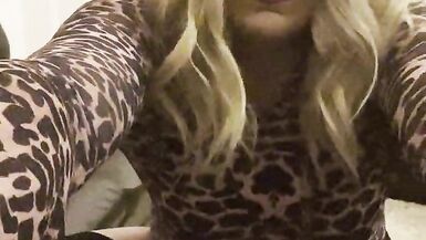 Amateur crossdresser Kellycd2022 milf masturbation masturbate masturbating sexy stockings heels big cumshot - 11 image