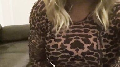 Amateur crossdresser Kellycd2022 milf masturbation masturbate masturbating sexy stockings heels big cumshot - 12 image