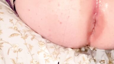 What does the Sissy fox  - 4 image