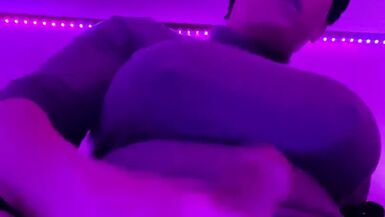 Up close And Very Very Thicccc - 1 image