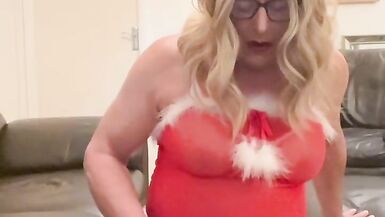 Amateur crossdresser Kellycd2022 sexy milf masturbation masturbate big cumshot stockings heels tranny sissy shemale - 4 image