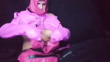 Lizzy Yum December 2022 13 watching TV (70's gore) - 4 image