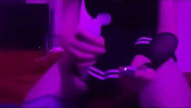 Sissy Boy / FemBoy qui se masturbe et ce gode le cul comme une salope - 2 image