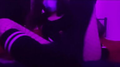 Sissy Boy / FemBoy qui se masturbe et ce gode le cul comme une salope - 5 image