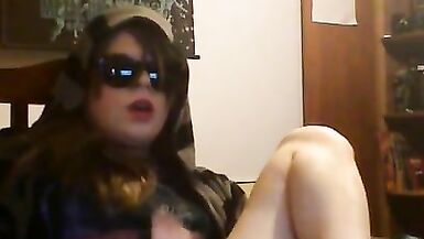 Shamefully and horny cam slut cums again - 15 image