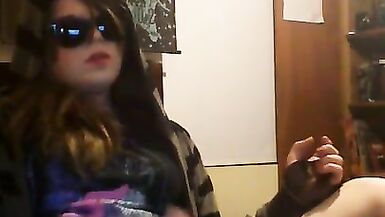 Shamefully and horny cam slut cums again - 4 image